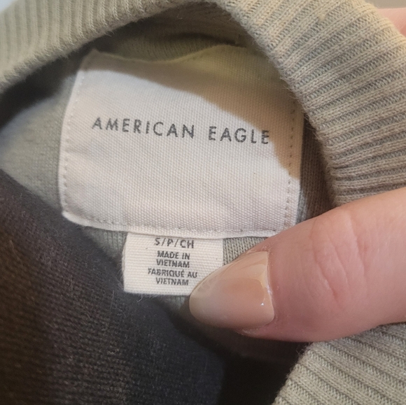 American Eagle Outfitters Light Gray Crewneck Sweater - Picture 2 of 4